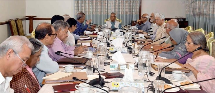 বন্যাকবলিত মানুষের পাশে দাঁড়ানোর নির্দেশ ড. ইউনূসের